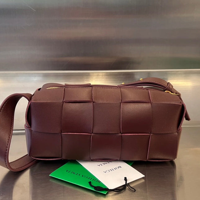 BRICK CASSETTE 28 IN WINE RED CALFSKIN
