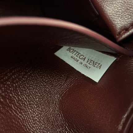 BRICK CASSETTE 28 IN WINE RED CALFSKIN