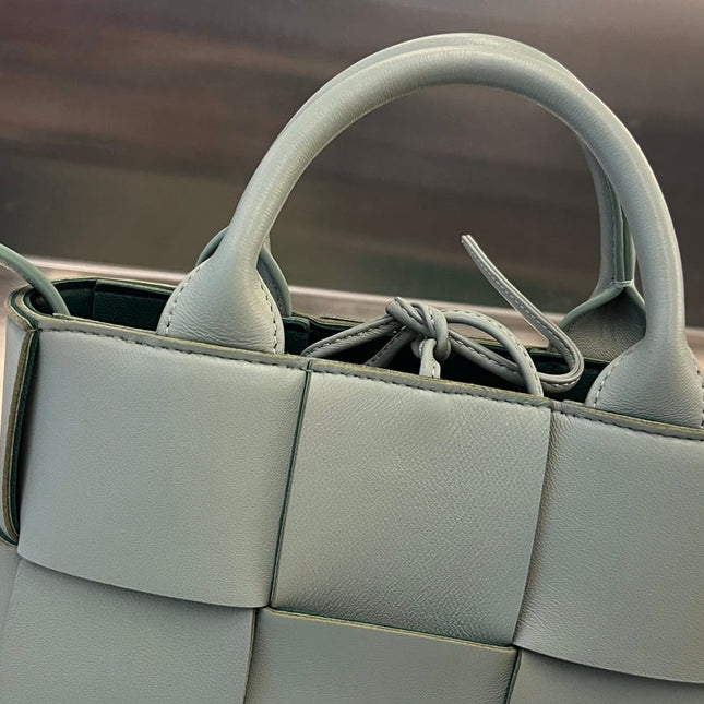 CANDY ARCO TOTE 20 IN XANADU GRAY CALFSKIN