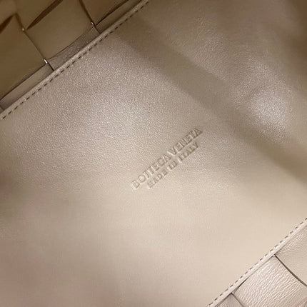 MEDIUM 28 CASSETTE BEIGE LAMBSKIN