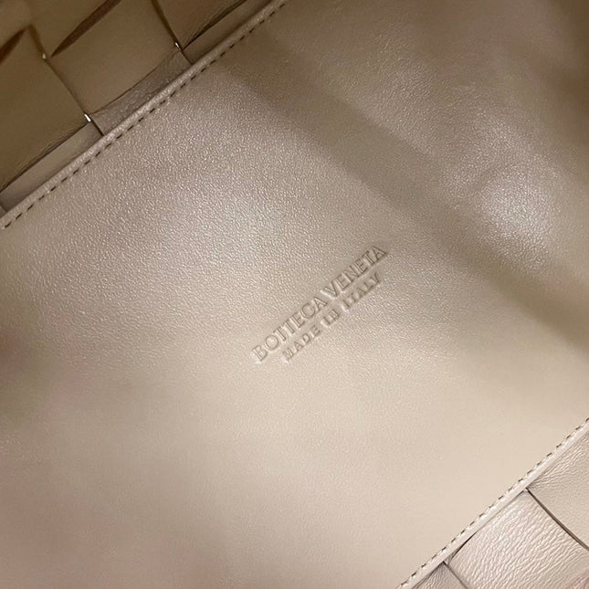 MEDIUM 28 CASSETTE BEIGE LAMBSKIN