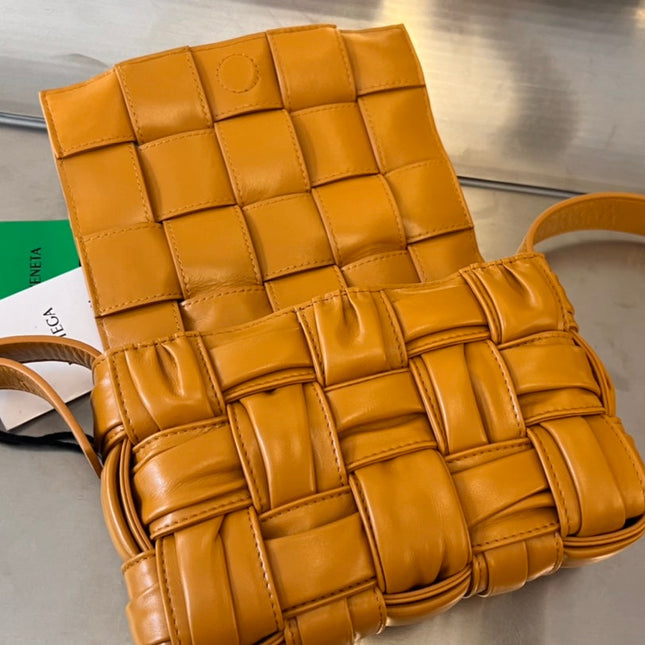 MINI CASSETTE 19 IN SANDSTONE ORANGE SOFT LAMBSKIN
