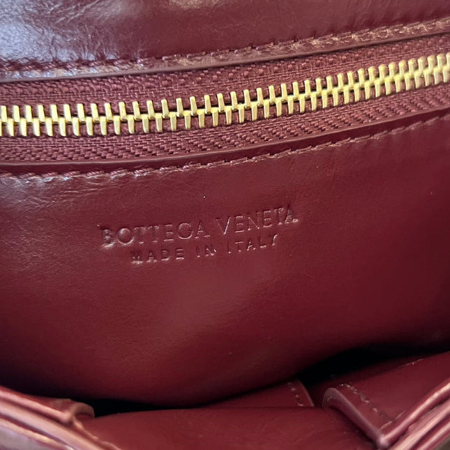 MINI CASSETTE 19 IN WINE RED SOFT LAMBSKIN