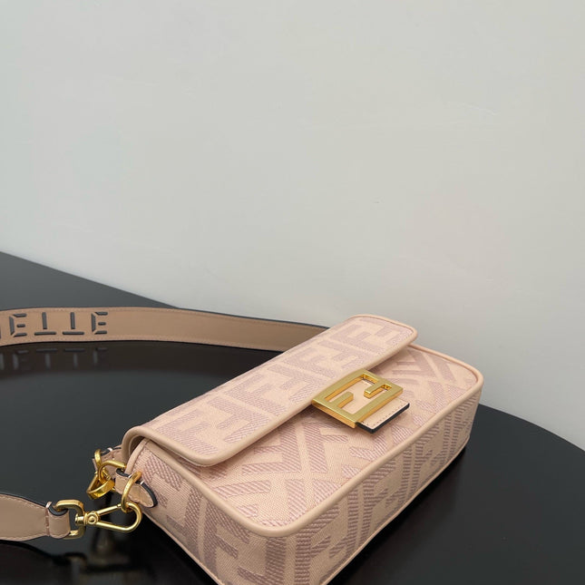 FENDI 26 BAGUETTE LIGHT PINK NAPPA LEATHER BAG WITH GOLD HARDWARE