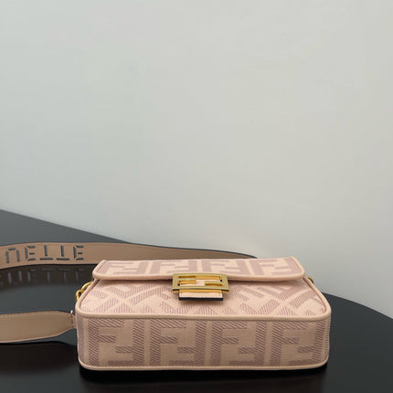 FENDI 26 BAGUETTE LIGHT PINK NAPPA LEATHER BAG WITH GOLD HARDWARE