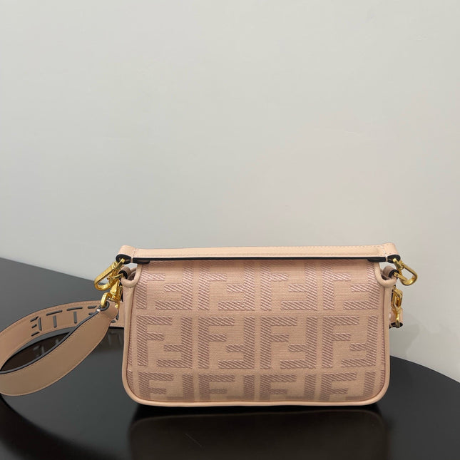 FENDI 26 BAGUETTE LIGHT PINK NAPPA LEATHER BAG WITH GOLD HARDWARE