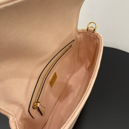 FENDI 26 BAGUETTE LIGHT PINK NAPPA LEATHER BAG WITH GOLD HARDWARE