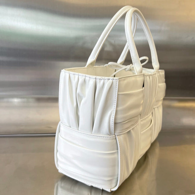 SMALL ARCO TOTE 30 IN WHITE SOFT LAMBSKIN