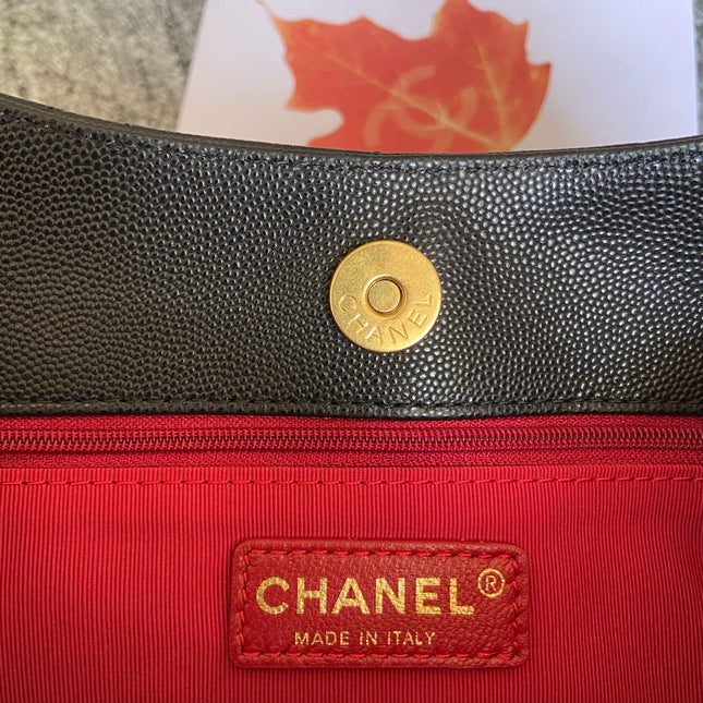 CC HOBO BAG 27 IN BLACK PEBBLED CALFSKIN