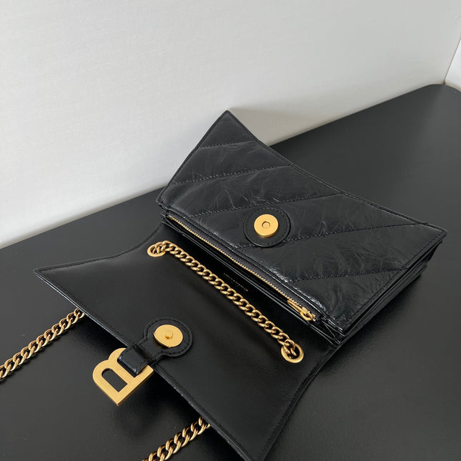CRUSH CHAINED BAG 22 IN BLACK QUILTED CRUSHED CALFSKIN GOLD HARDWARE