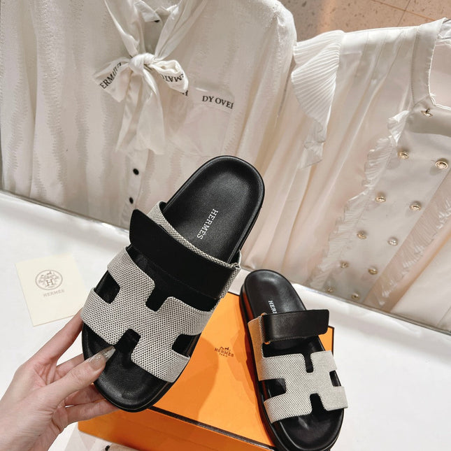 CHYPRE SANDAL BLACK LAMBSKIN AND SILVER DENIM