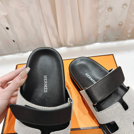 CHYPRE SANDAL BLACK LAMBSKIN AND SILVER DENIM