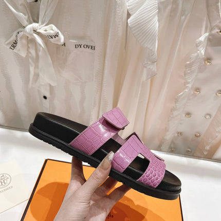 CHYPRE SANDAL BLACK AND LAVENDER LAMBSKIN