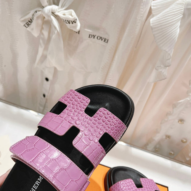 CHYPRE SANDAL BLACK AND LAVENDER LAMBSKIN