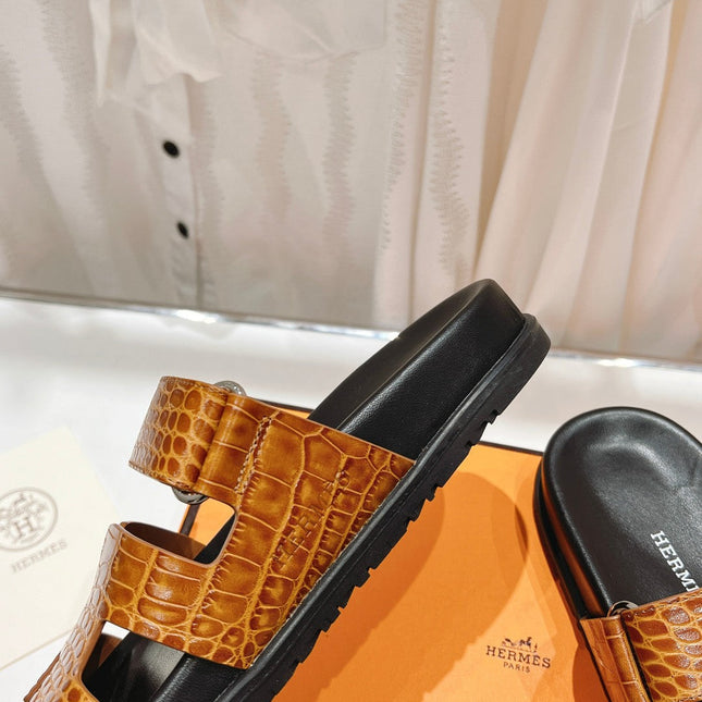 CHYPRE SANDAL BLACK AND BRIGHT BROWN LAMBSKIN