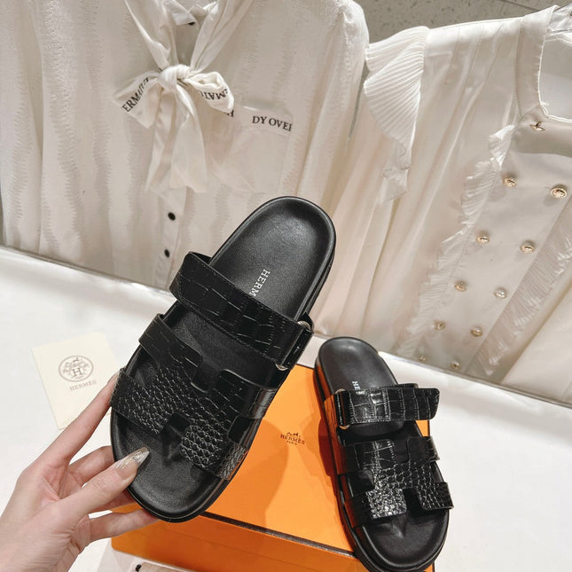 CHYPRE SANDAL BLACK LAMBSKIN