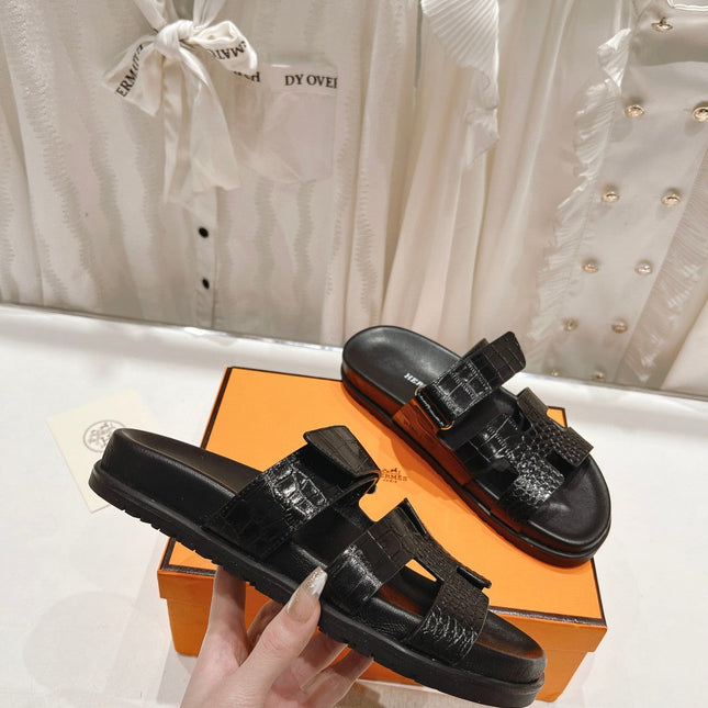 CHYPRE SANDAL BLACK LAMBSKIN