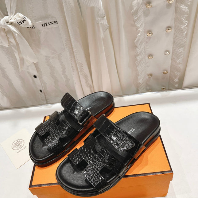 CHYPRE SANDAL BLACK LAMBSKIN