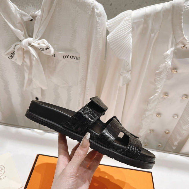 CHYPRE SANDAL BLACK LAMBSKIN