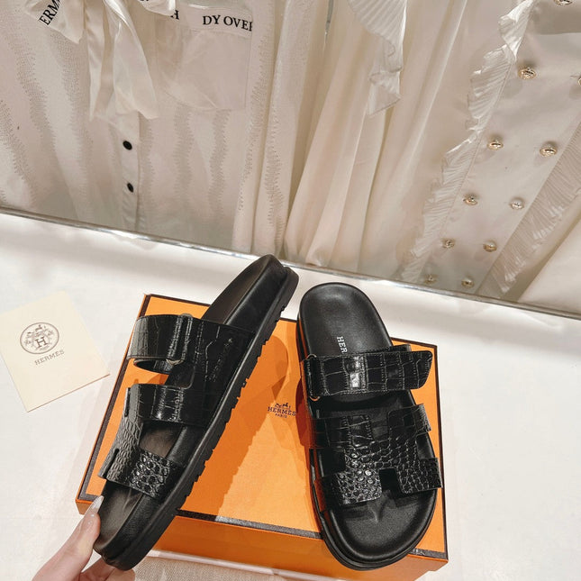 CHYPRE SANDAL BLACK LAMBSKIN