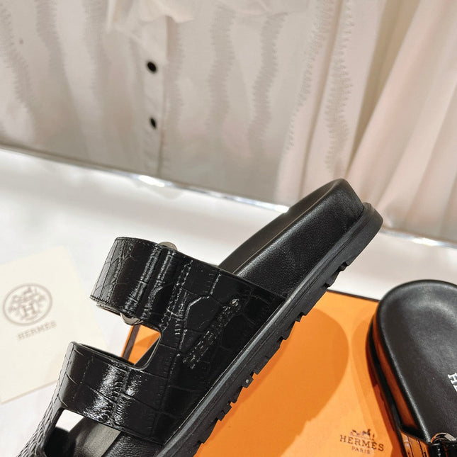 CHYPRE SANDAL BLACK LAMBSKIN