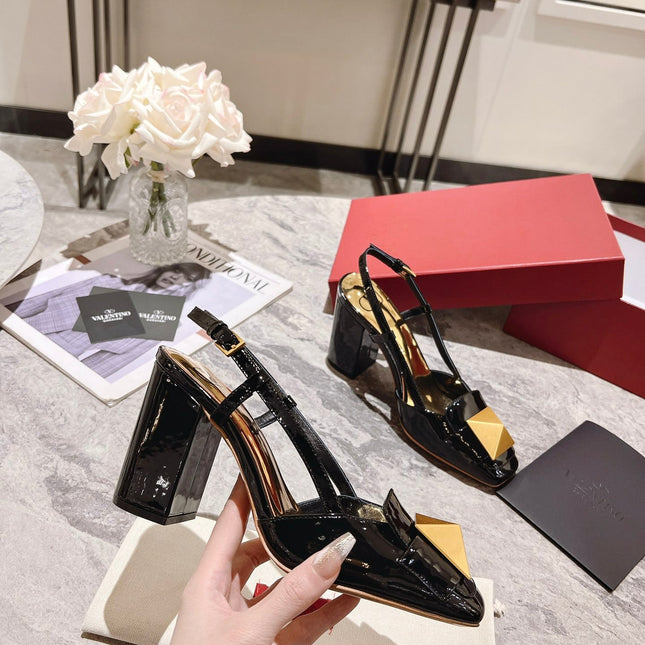 ONE STUD BLACK PATENT LEATHER LACE-UP HIGH HEELS 85 MM