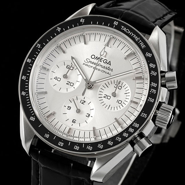 SPEEDMASTER MOONWATCH PROFESSIONAL 42 MM SILVER CASE ON BLACK LEATHER STRAP