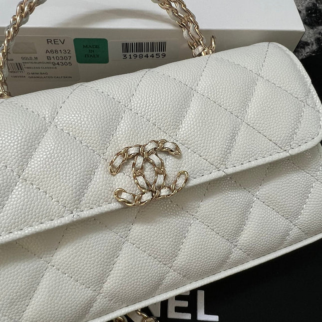 CC KELLY 18 BAG IN WHITE CALFSKIN WITH STRAP