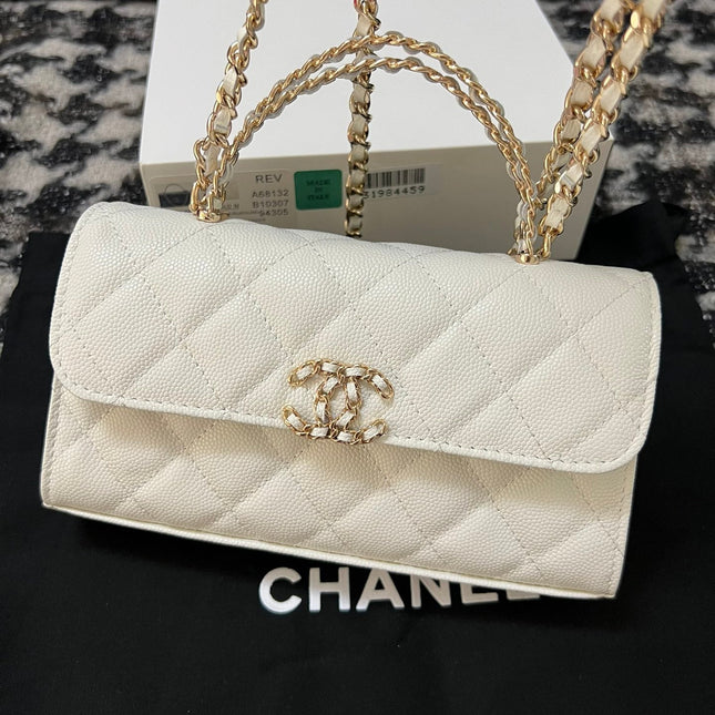CC KELLY 18 BAG IN WHITE CALFSKIN WITH STRAP