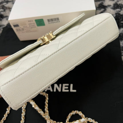 CC KELLY 18 BAG IN WHITE CALFSKIN WITH STRAP