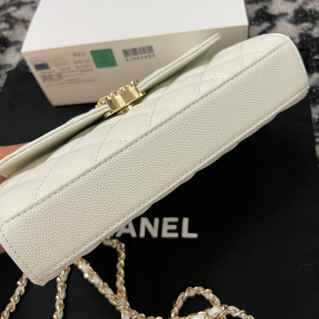 CC KELLY 18 BAG IN WHITE CALFSKIN WITH STRAP