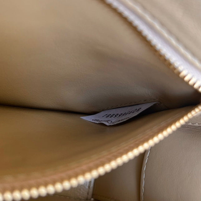 CASSETTE 28 IN BLOND BEIGE SOFT LAMBSKIN