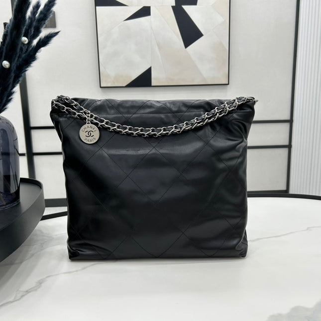 CC LARGE 42 HANDBAG IN BLACK CALFSKIN SILVER HARDWARE