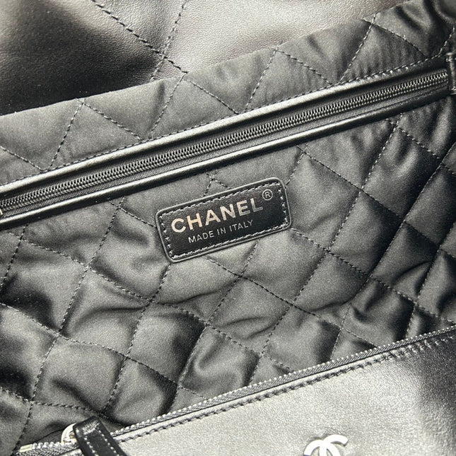 CC LARGE 42 HANDBAG IN BLACK CALFSKIN SILVER HARDWARE