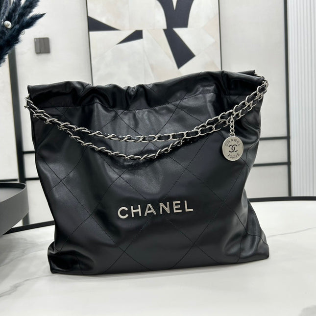 CC LARGE 42 HANDBAG IN BLACK CALFSKIN SILVER HARDWARE