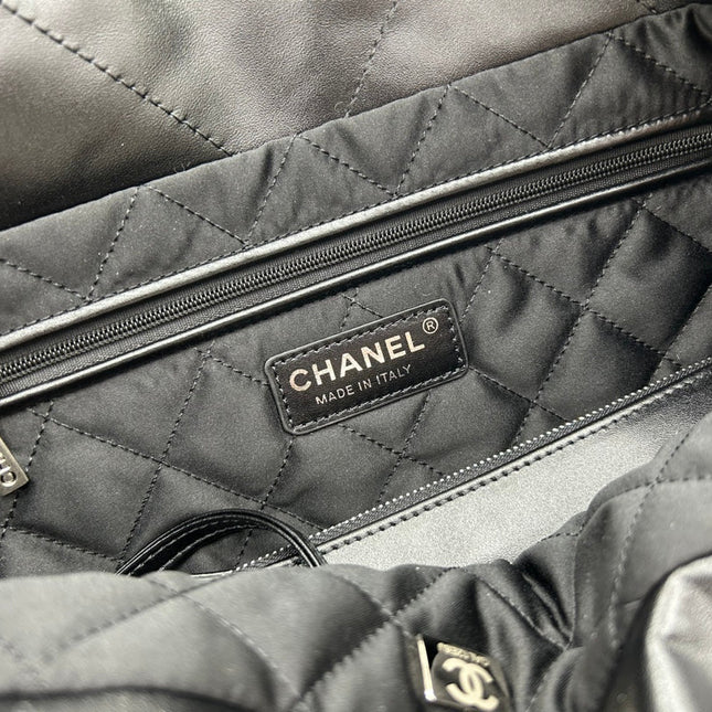 CC MEDIUM 37 HANDBAG IN BLACK CALFSKIN SILVER HARDWARE