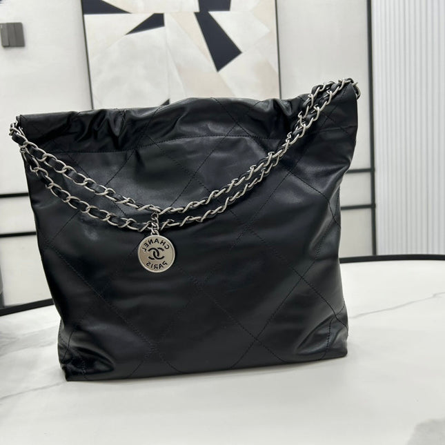 CC MEDIUM 37 HANDBAG IN BLACK CALFSKIN SILVER HARDWARE