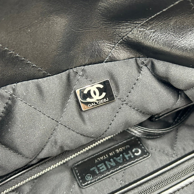 CC MEDIUM 37 HANDBAG IN BLACK CALFSKIN SILVER HARDWARE