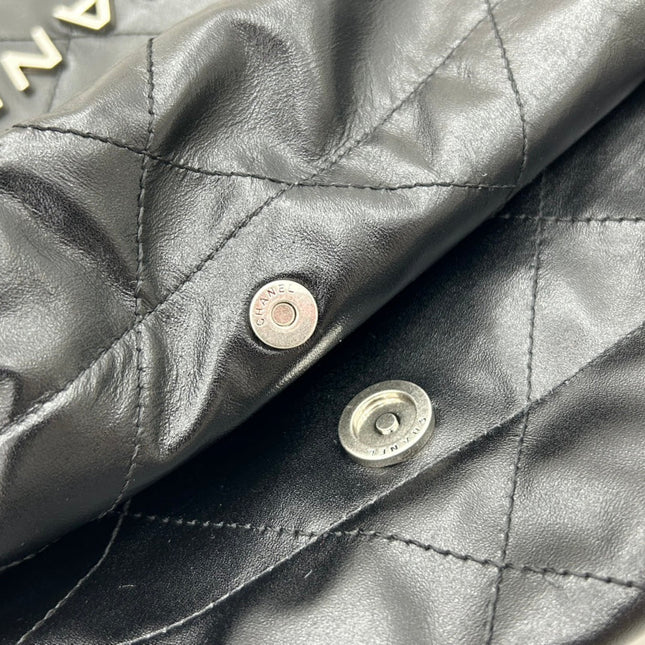 CC MEDIUM 37 HANDBAG IN BLACK CALFSKIN SILVER HARDWARE