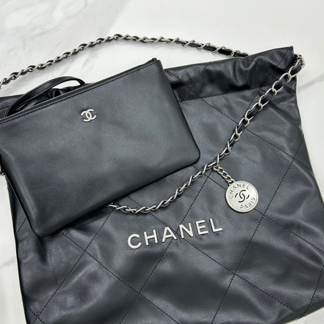 CC MEDIUM 37 HANDBAG IN BLACK CALFSKIN SILVER HARDWARE