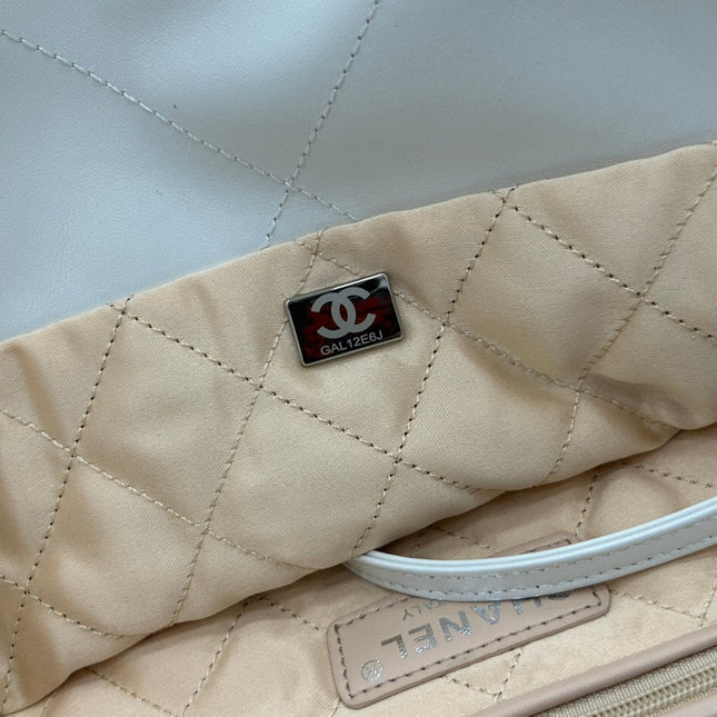 CC LARGE 42 HANDBAG IN WHITE CALFSKIN SILVER HARDWARE