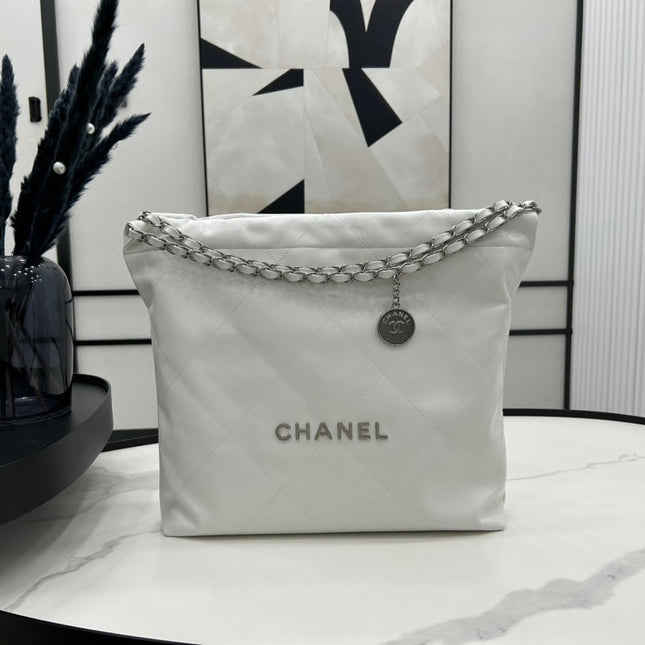 CC LARGE 42 HANDBAG IN WHITE CALFSKIN SILVER HARDWARE
