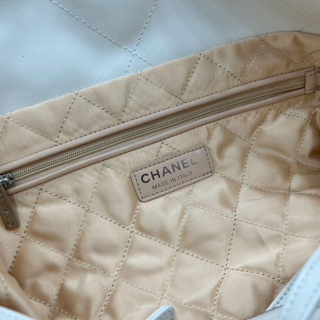 CC LARGE 42 HANDBAG IN WHITE CALFSKIN SILVER HARDWARE
