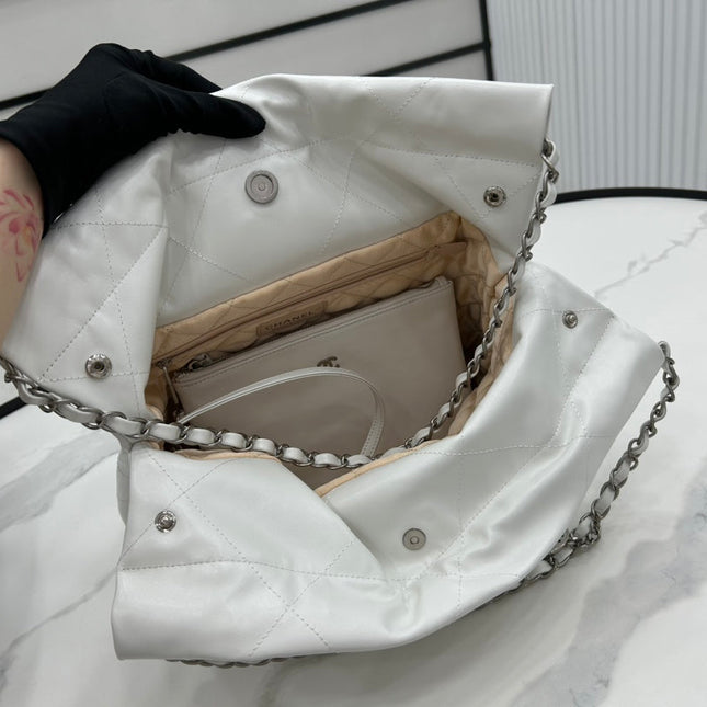 CC MEDIUM 37 HANDBAG IN WHITE CALFSKIN SILVER HARDWARE