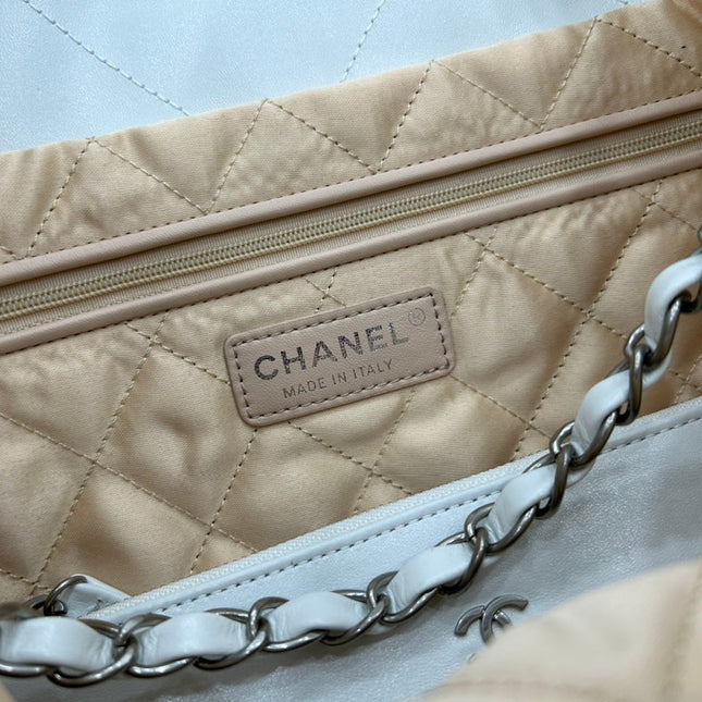 CC MEDIUM 37 HANDBAG IN WHITE CALFSKIN SILVER HARDWARE
