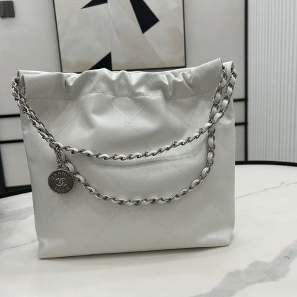 CC MEDIUM 37 HANDBAG IN WHITE CALFSKIN SILVER HARDWARE