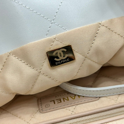 CC LARGE 42 HANDBAG IN WHITE CALFSKIN GOLD HARDWARE