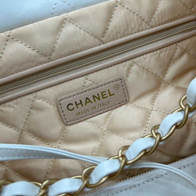 CC LARGE 42 HANDBAG IN WHITE CALFSKIN GOLD HARDWARE