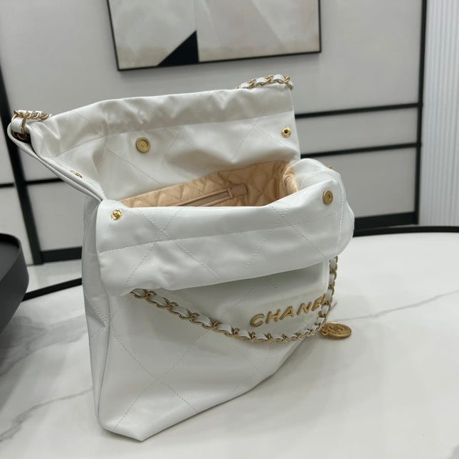 CC LARGE 42 HANDBAG IN WHITE CALFSKIN GOLD HARDWARE