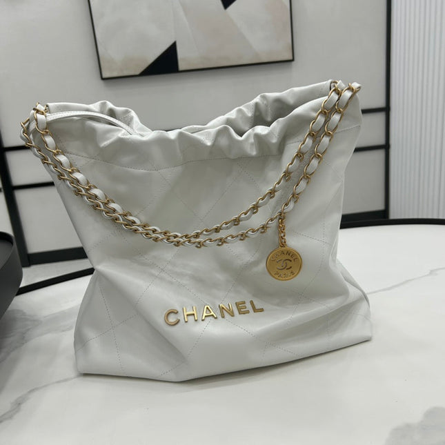 CC LARGE 42 HANDBAG IN WHITE CALFSKIN GOLD HARDWARE